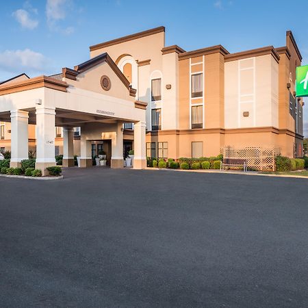 Holiday Inn Express & Suites - Grenada By Ihg Exterior photo