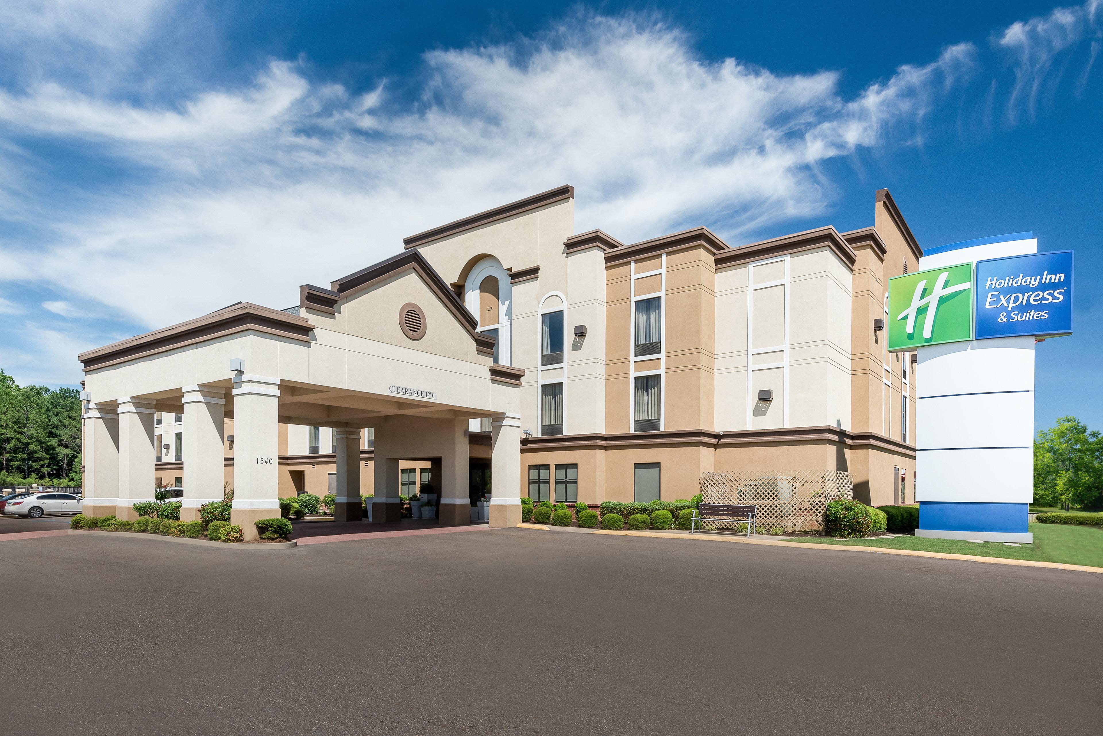 Holiday Inn Express & Suites - Grenada By Ihg Exterior photo