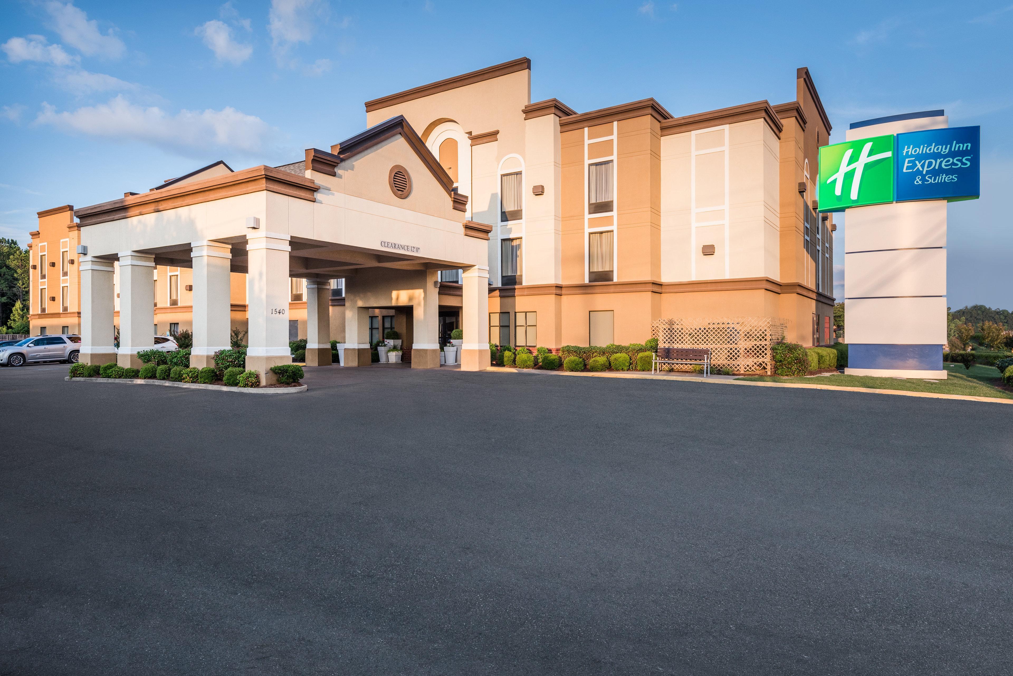 Holiday Inn Express & Suites - Grenada By Ihg Exterior photo