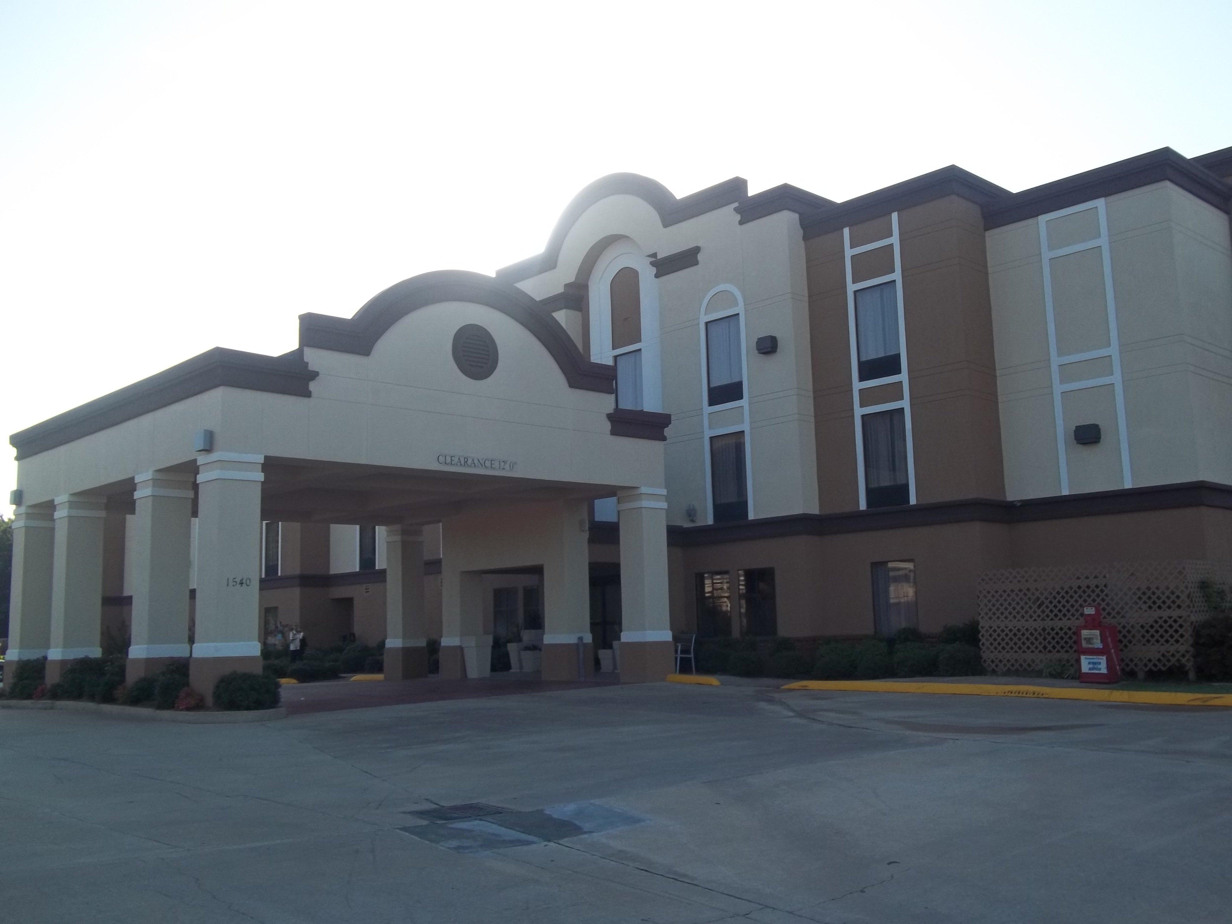 Holiday Inn Express & Suites - Grenada By Ihg Exterior photo