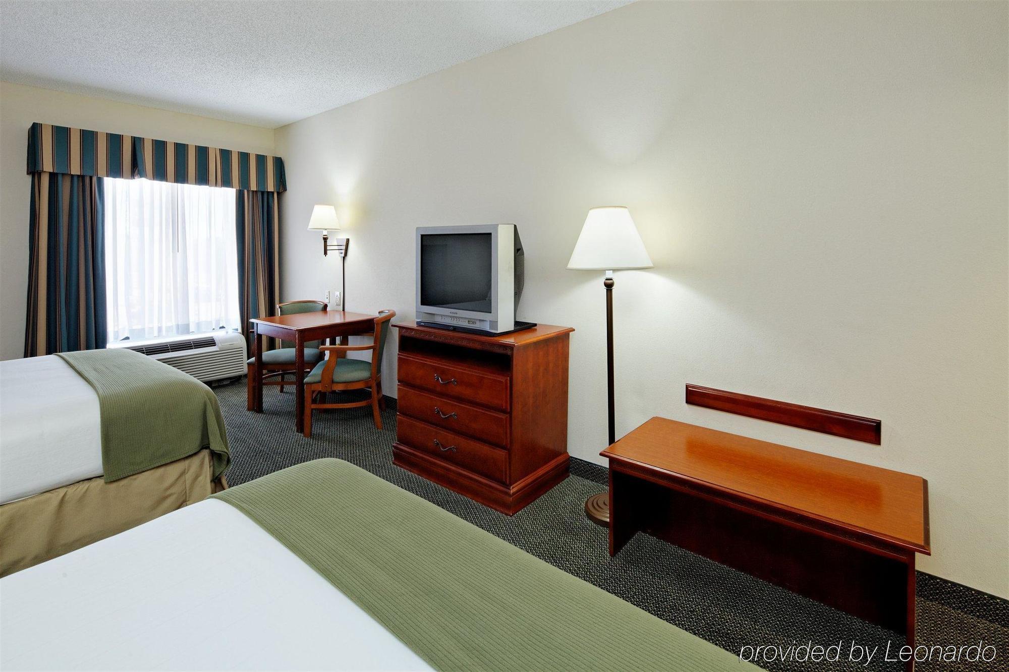 Holiday Inn Express & Suites - Grenada By Ihg Room photo