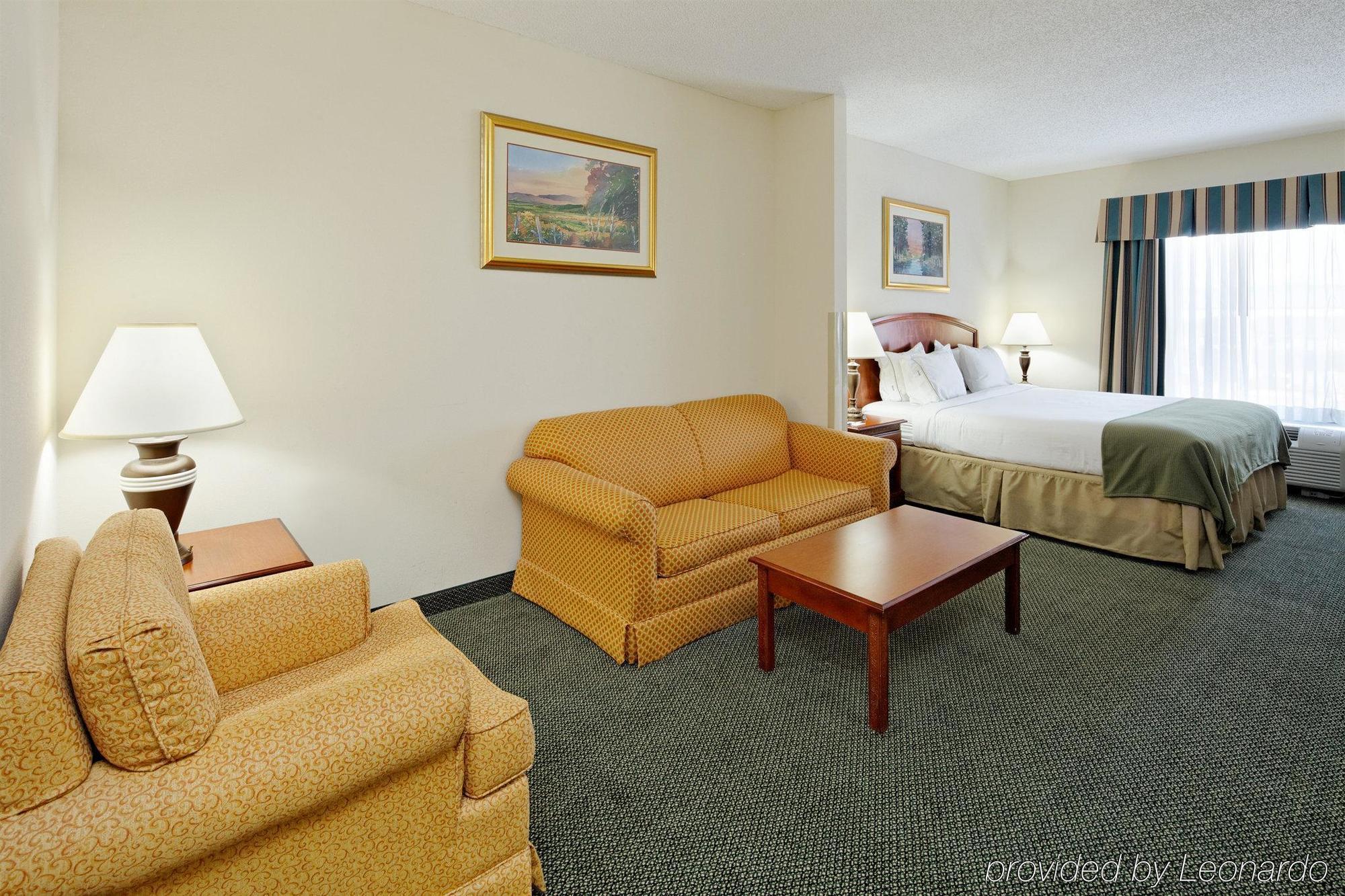Holiday Inn Express & Suites - Grenada By Ihg Interior photo
