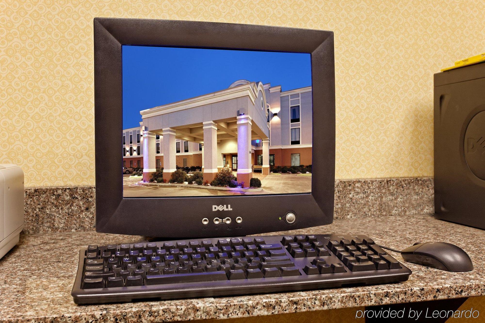 Holiday Inn Express & Suites - Grenada By Ihg Exterior photo