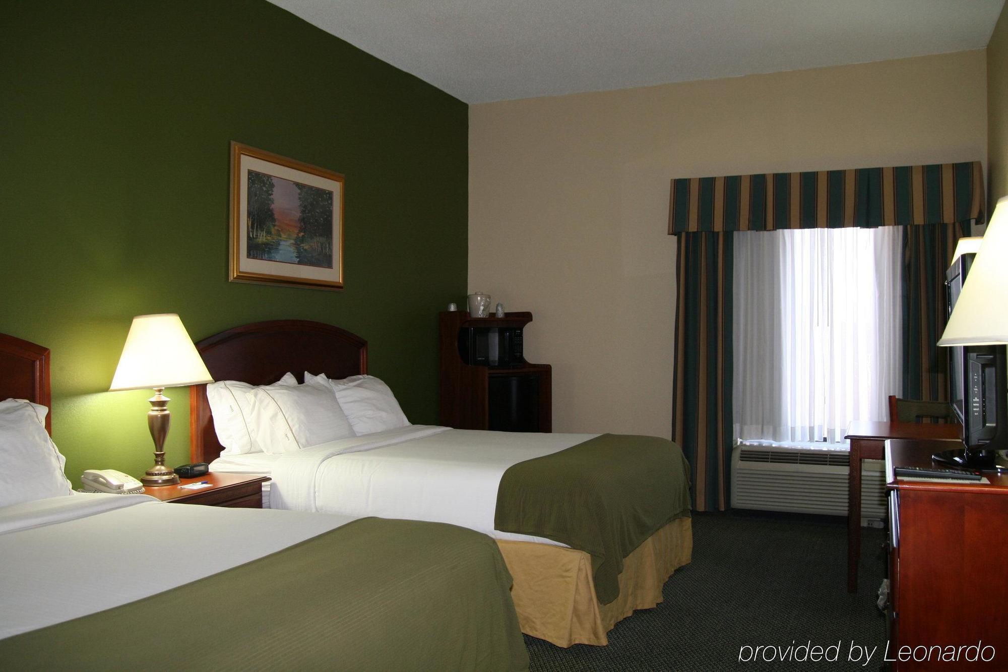 Holiday Inn Express & Suites - Grenada By Ihg Exterior photo