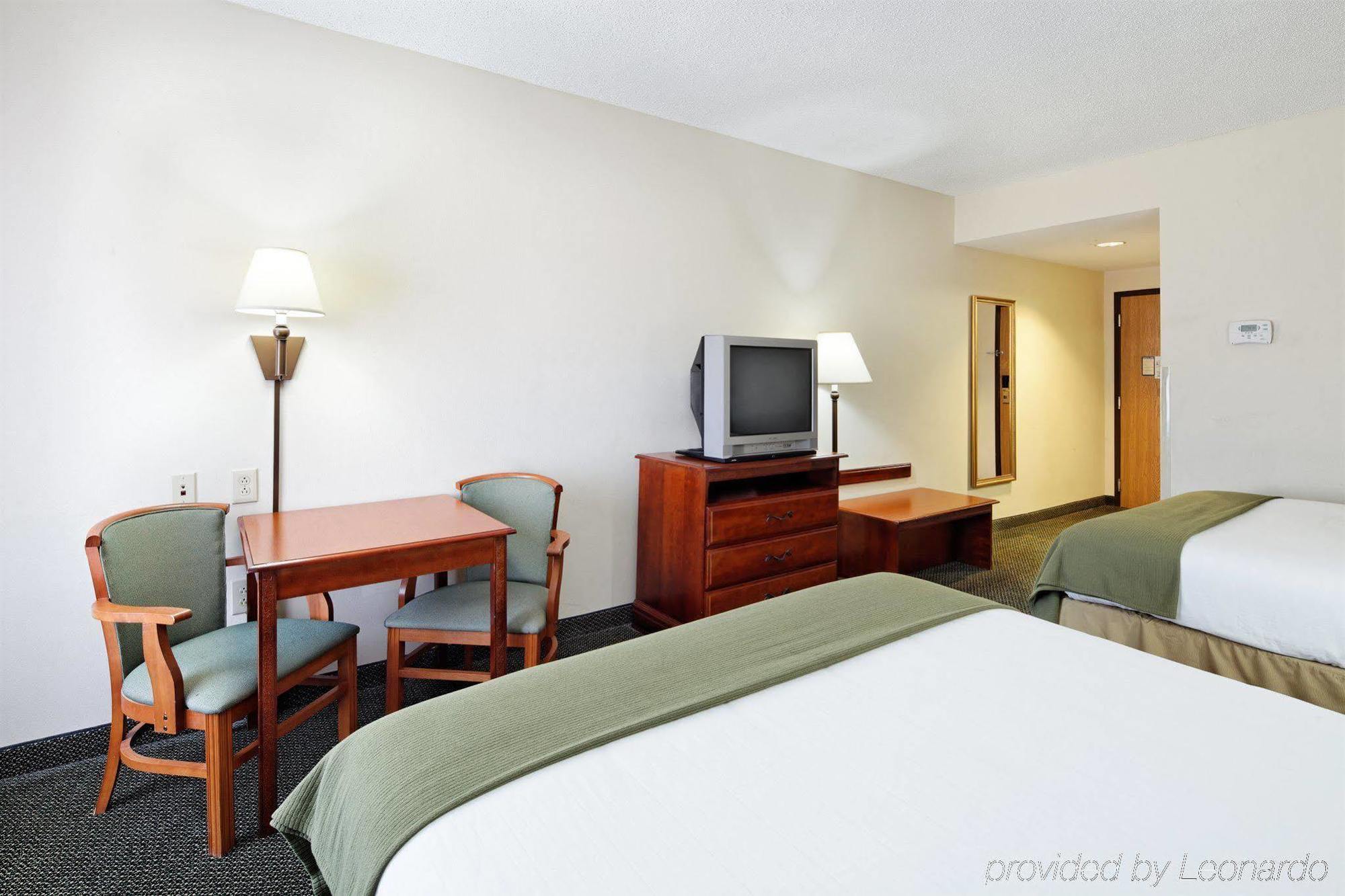 Holiday Inn Express & Suites - Grenada By Ihg Room photo