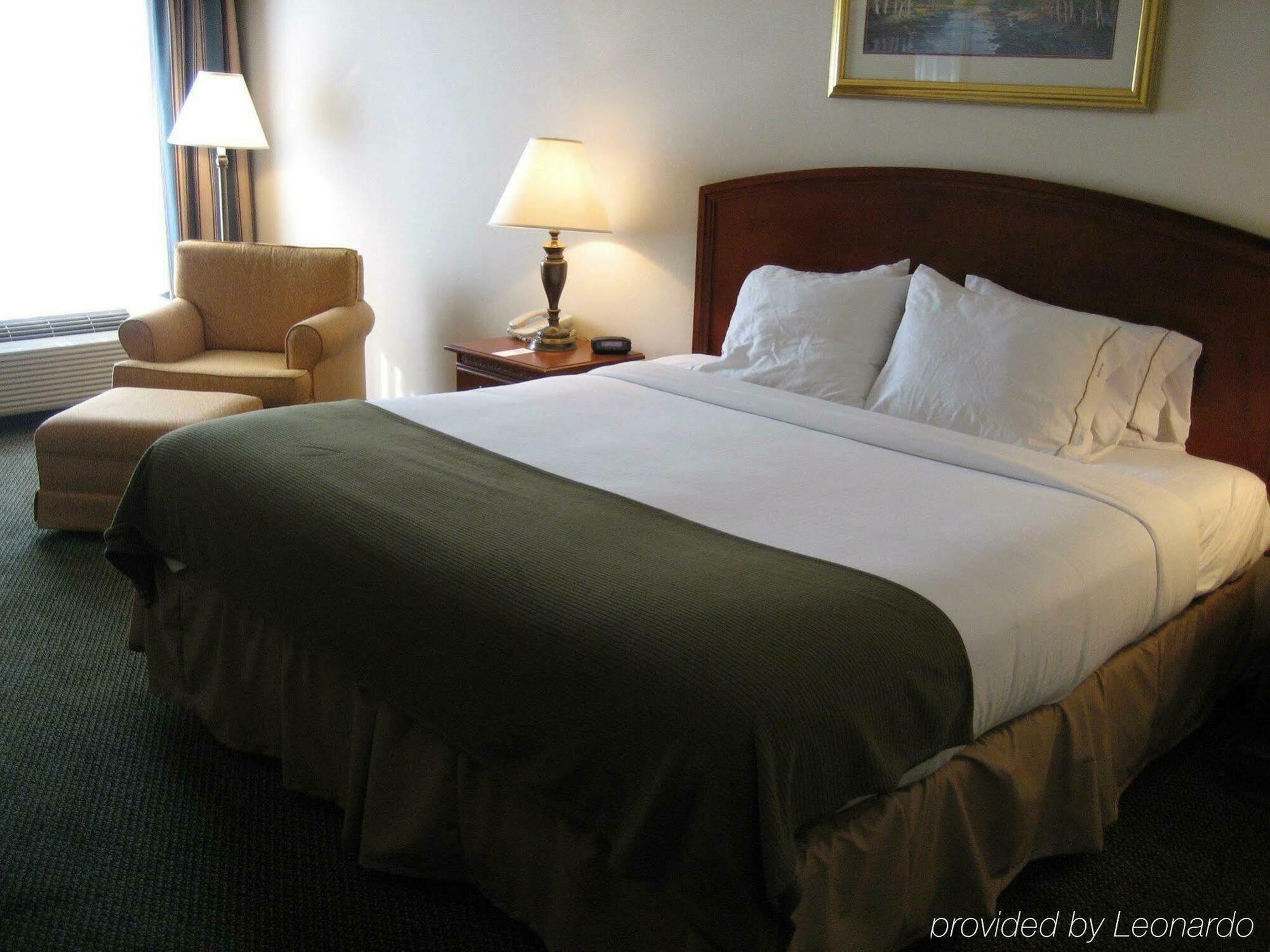 Holiday Inn Express & Suites - Grenada By Ihg Room photo