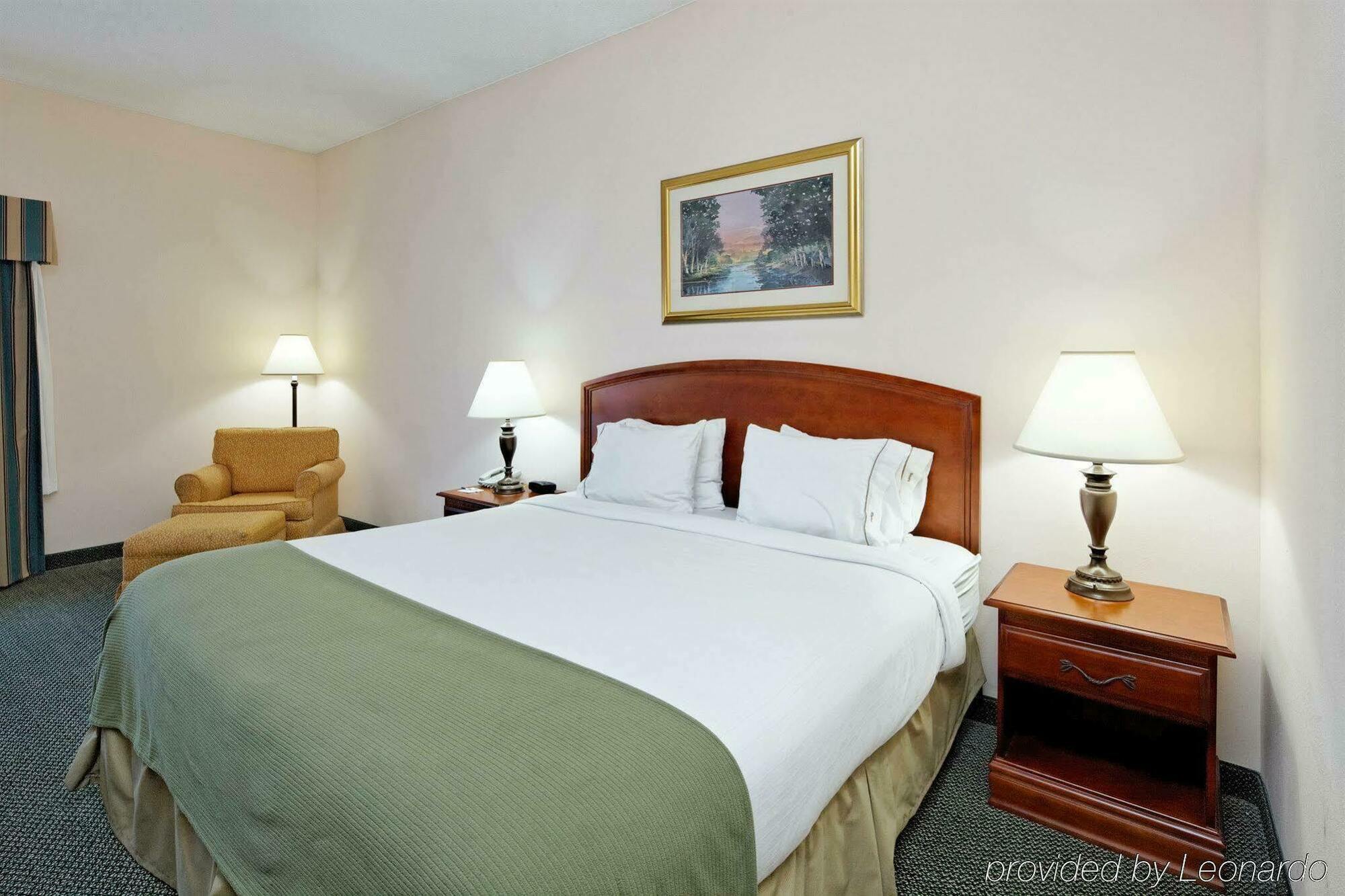 Holiday Inn Express & Suites - Grenada By Ihg Room photo
